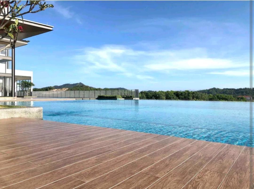 Hani Homestay Wifi Netflix Secure Parking Klia Usim Inti Aeon Mall Nilai Exterior foto