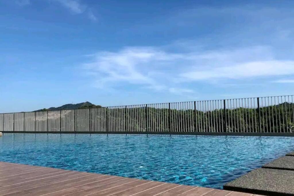 Hani Homestay Wifi Netflix Secure Parking Klia Usim Inti Aeon Mall Nilai Exterior foto