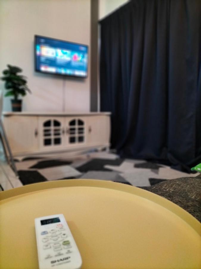 Hani Homestay Wifi Netflix Secure Parking Klia Usim Inti Aeon Mall Nilai Exterior foto