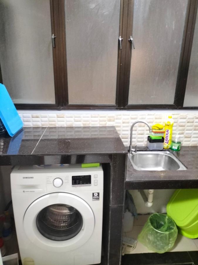 Hani Homestay Wifi Netflix Secure Parking Klia Usim Inti Aeon Mall Nilai Exterior foto