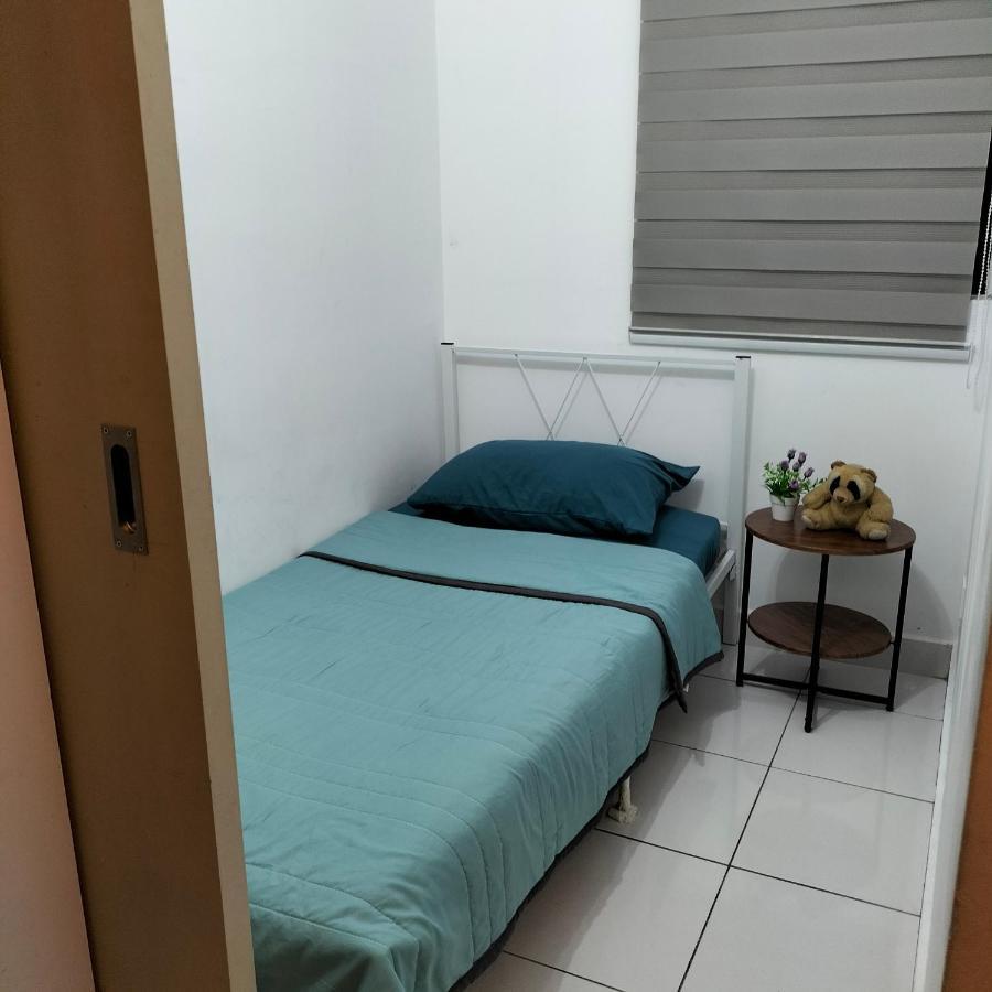 Hani Homestay Wifi Netflix Secure Parking Klia Usim Inti Aeon Mall Nilai Exterior foto